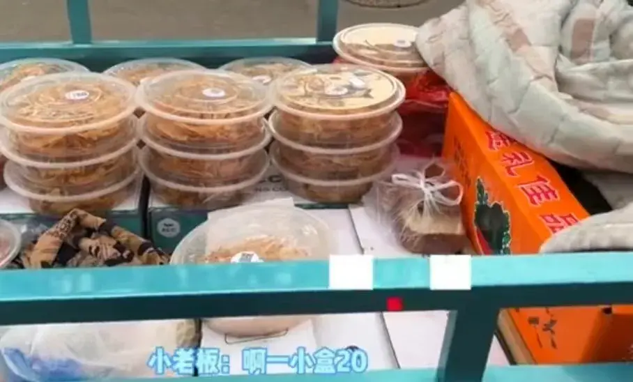 游客淄博买饼被宰当地网友转账补差价，你还会去淄博吃烧烤吗？