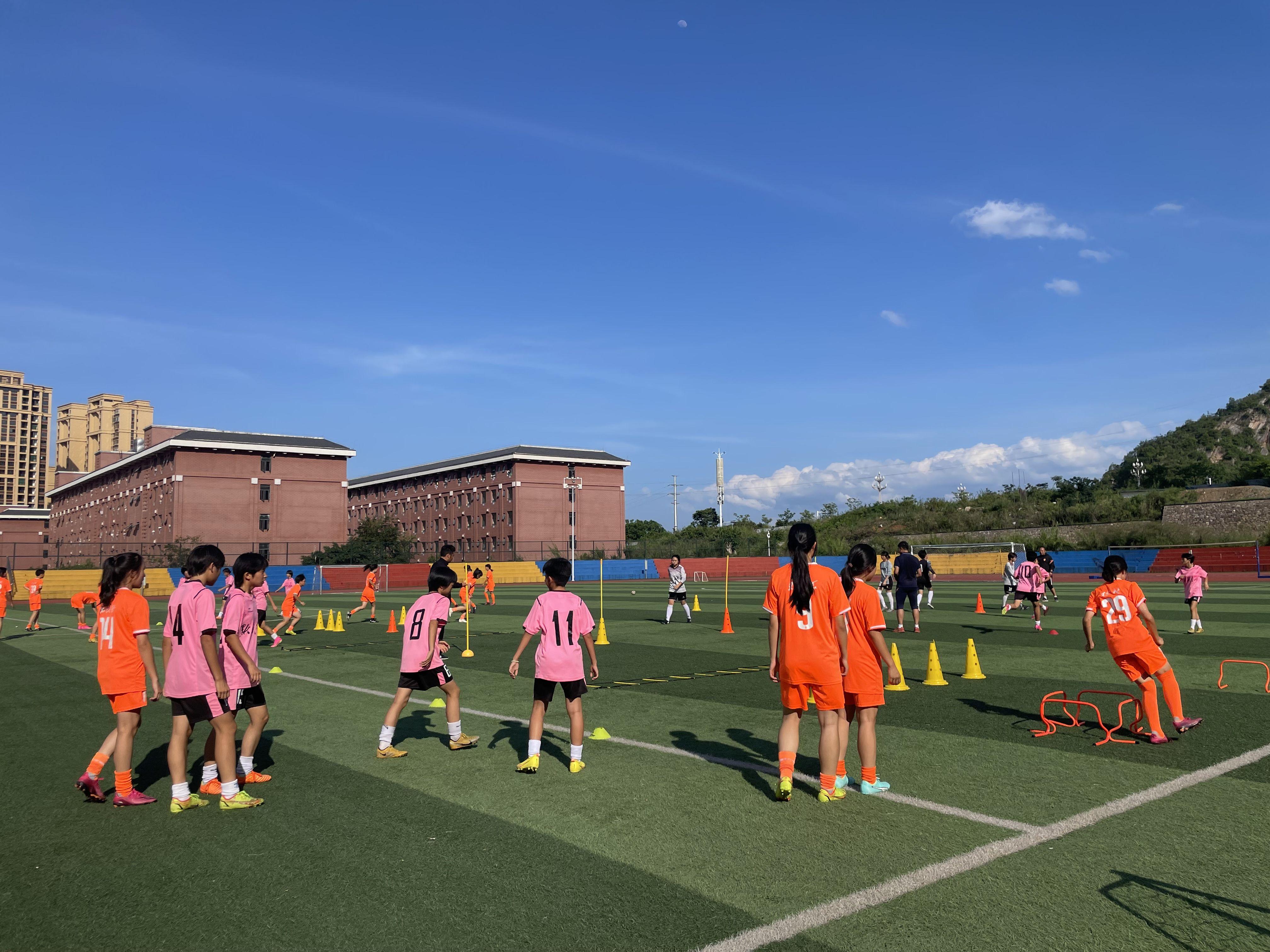 贵州黔西南34名青少年球员赴京参加夏令营，将与6支队伍比赛
